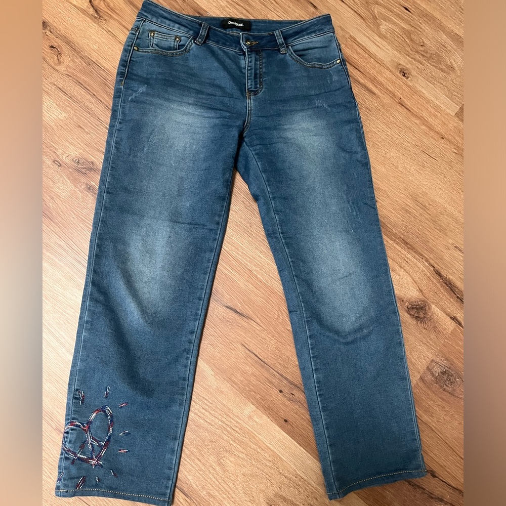 Desigual cropped embroidered jeans, size 30